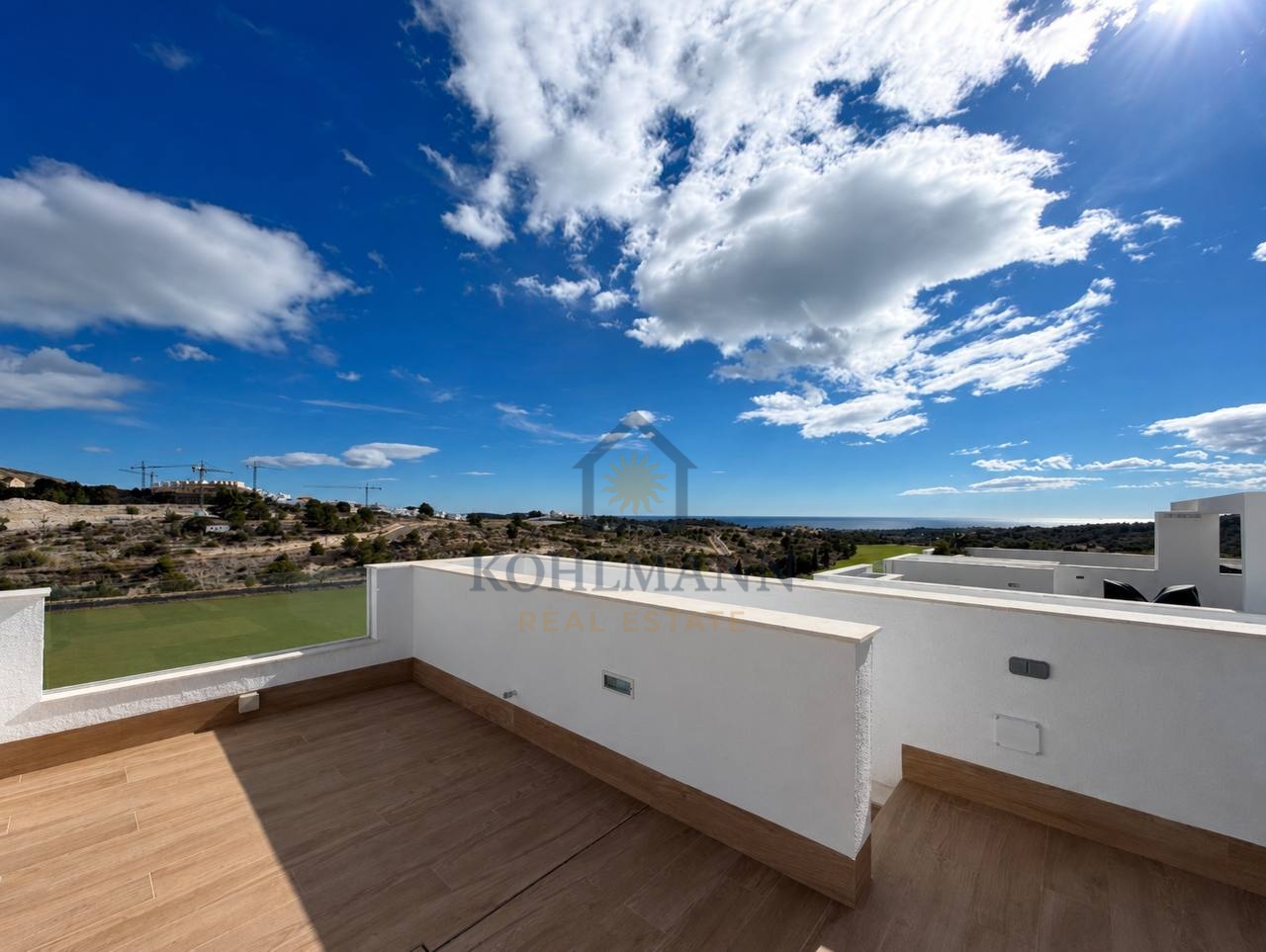 Elegantes Penthouse in Finestrat mit Meerblick, BJ 2025 – traumhaftes Wohnen an der Costa Blanca